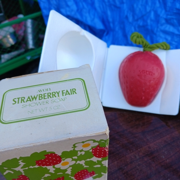 Avon - Picture 2 of 4